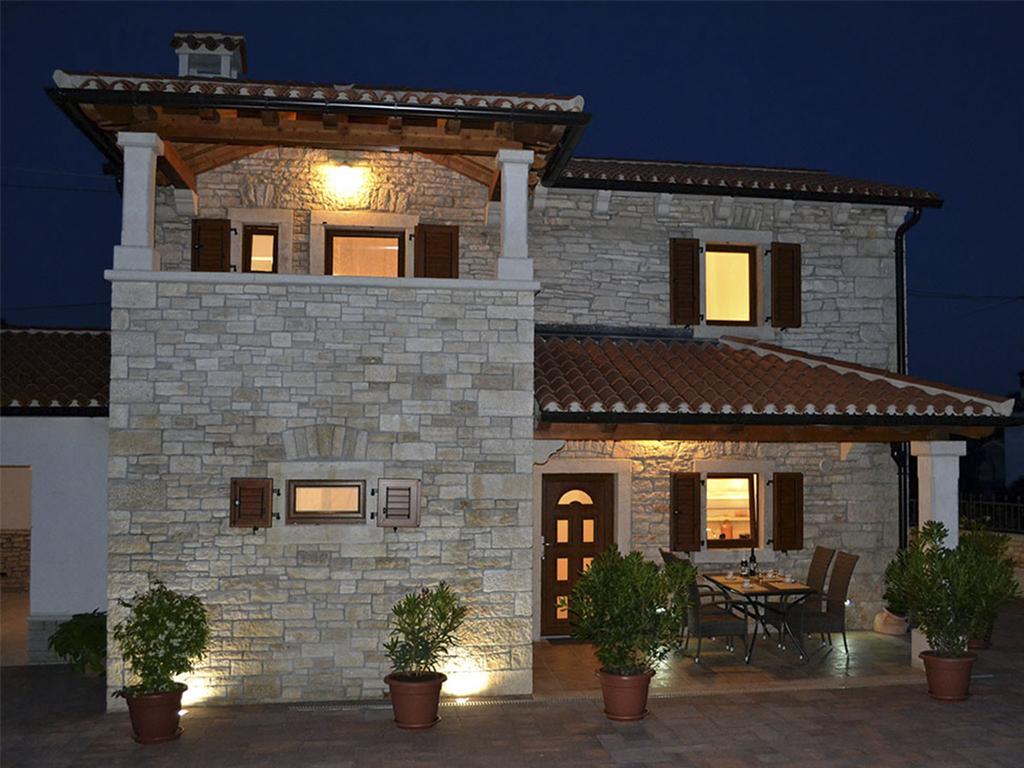 Holiday Home Mate Tinjan Habitación foto
